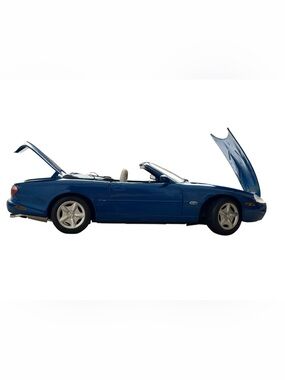 Metallic Blue Maisto Jaguar XK8 Convertible 1/18 Scale